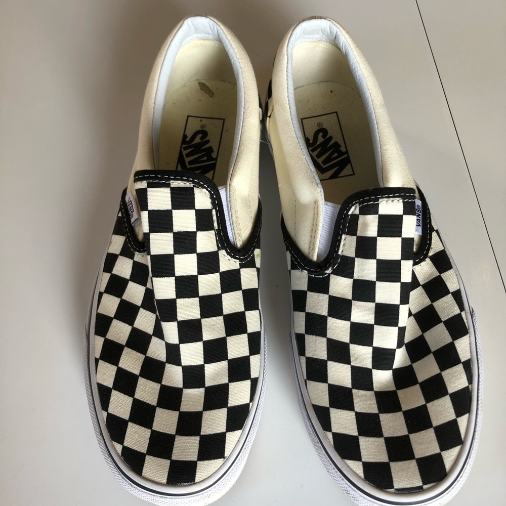 Women’s size 8.5 classic checkered vans